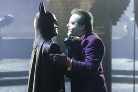 Бэтмен (Майкл Китон) и Джокер (Джек Николсон), кадр из фильма Batman / Бэтмен (1989)